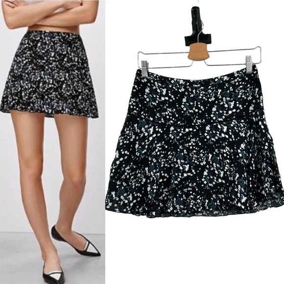Aritzia Sunday Best Zelda Mini Skirt Flower Print Eyelet Lace Black Blue‎ Size 4 - Picture 1 of 9